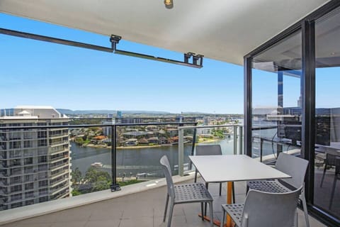 Take in sweeping vistas down the river while sipping your morning coffee or an afternoon wine.
