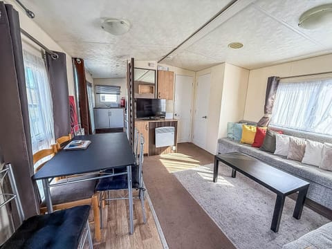 uk caravans for hire private