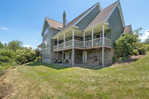 Decks for days! Beautiful porches and patio spaces makes your outdoor time here at Walker Lake amazing!