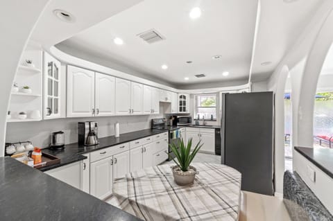 Fully equipped with everything you need for cooking and convenience.