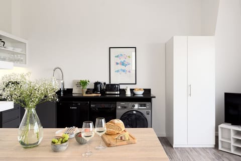 Dining room at 9 Beachview, Crantock, Cornwall, self catering with Beach Retreats.
