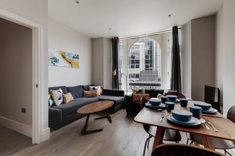 Living Room / Lounge