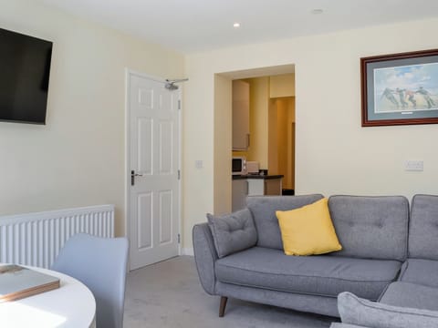 Living room/dining room | Aberfoyle Apartment 4 - Oak - Loch Apartments, Aberfoyle