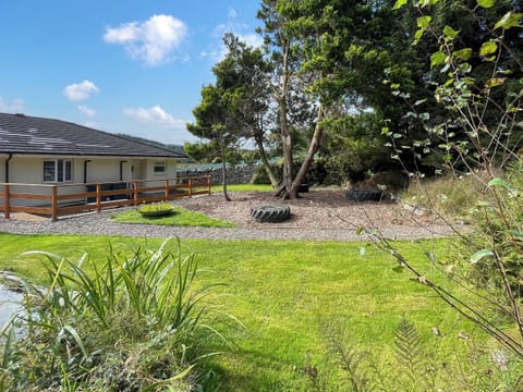 Garden | Aberfoyle Apartment 4 - Oak - Loch Apartments, Aberfoyle