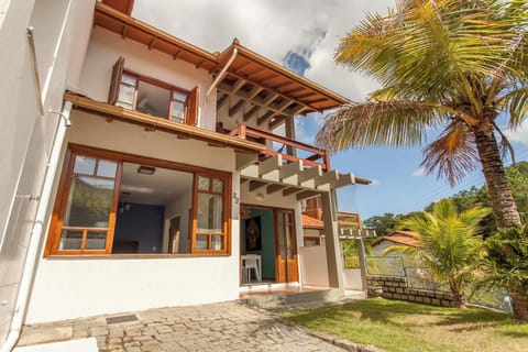 2BD House in a beautiful Beachfront Condominium, in front of Mole Beach!