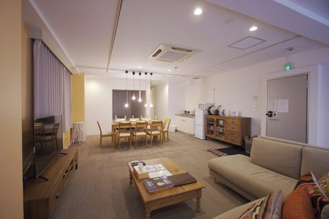 Apartment 401