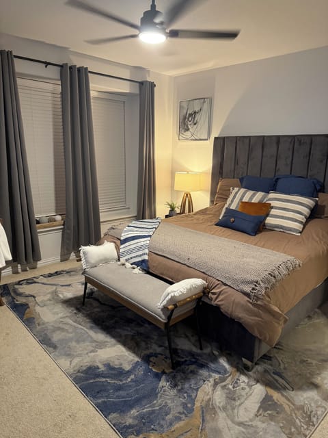 Bedroom 1 - King Size Bed 