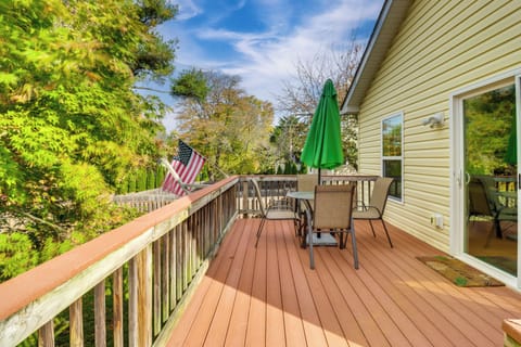 Deck | Outdoor Seating & Dining