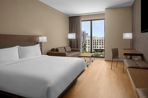 Unit with 1 King bed