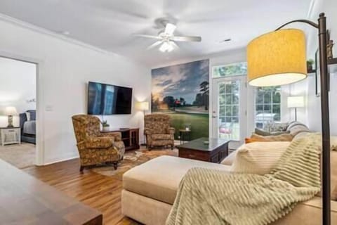 Birdies & Beaches livingroom with signature mural