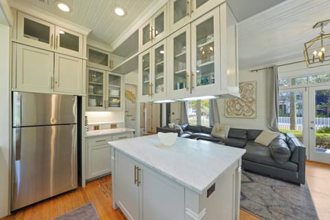 KITCHEN WITH MARBLE COUNTERTOPS & ALL STAINLESS STEEL APPLIANCES