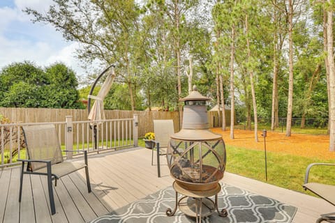 Furnished Deck | Wood-Burning Fire Pit