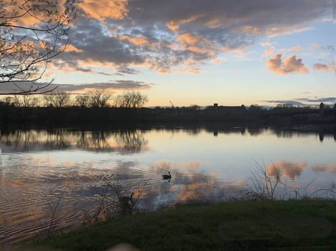 Riverfront Rustic 1824 Mansion House in Troy