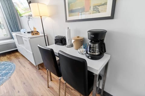 Drip coffee pot and toaster