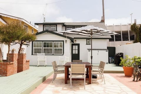 House with huge private courtyard