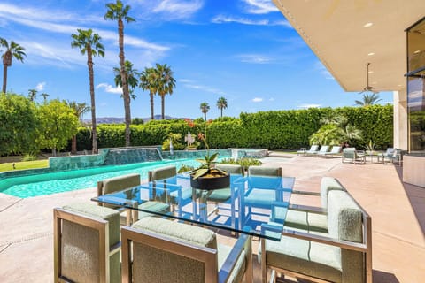 'Sun Stone' Half an acre in Rancho Mirage House in Rancho Mirage