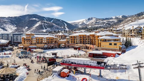 In the most spectacular location with the Red Pine Gondola and resort plaza immediately outside