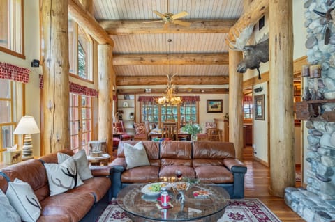 Living Room - The fireplace is currently unavailable for guest use as we await repairs.