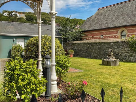 Garden | Edleston Holidays - Flat 3E - Edleston House, Aberystwyth
