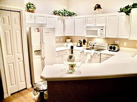 Fully equipped kitchen