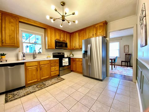 kitchen - all new appliances