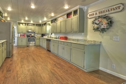 Spacious Kitchen
