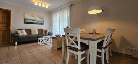 Vacation apartment D10 - "Achter Seestern" - 3-room apartment near the beach with balcony and Apartment in Müritz