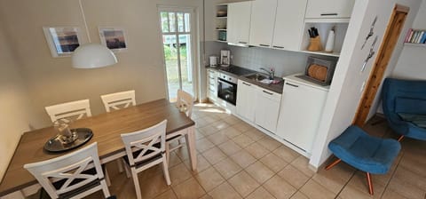 Vacation apartment D10 - "Achter Seestern" - 3-room apartment near the beach with balcony and Apartment in Müritz