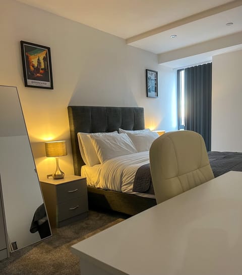 Master Bedroom (1)