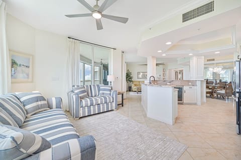 DN905 - The family room is equipped with a TV and offers a stunning Gulf view!