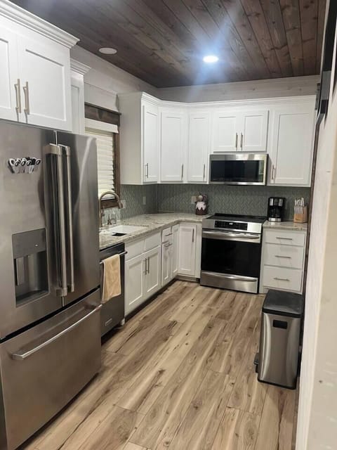 b1347668-693f-4505-a32d-8e0e2fbb5583