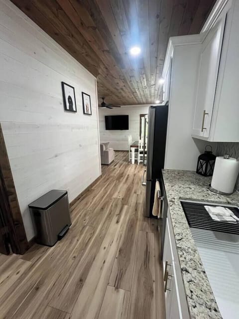 02a34091-4843-4157-bcdb-34a50a102069