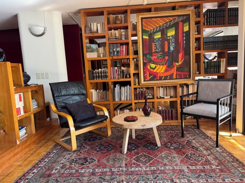Relax and enjoy art and literature
