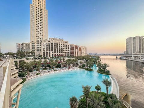 Scenic Pool Retreat: Dive into luxury with stunning views and a vibrant atmosphere!