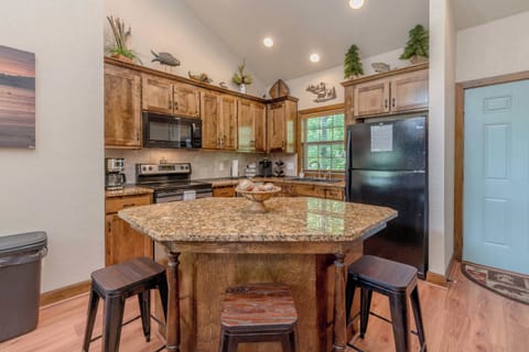 Kitchen bar counter with seating for 3