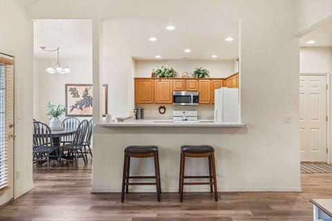 Kitchen bar counter with seating for 2