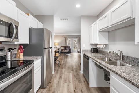 Unit 1: Fully equipped kitchen