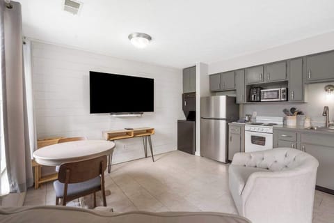 Enjoy updated finishes while relaxing with your favorite movies and shows -  both Cable are Streaming available!