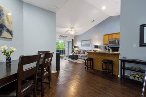 Open floor concept (Unit 10)