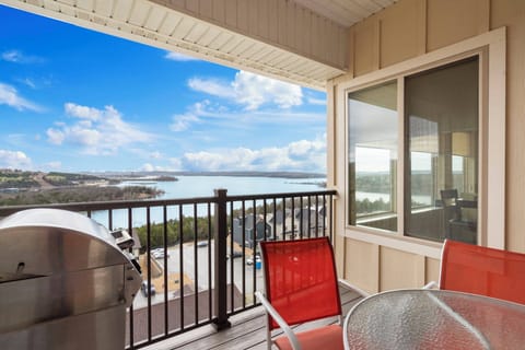 Amazing lake views from the balcony with outdoor seating