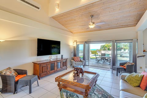 Kailua-Kona Vacation Rental | 3BR | 2.5BA | 1 Exterior Step | 2 Interior Stairs