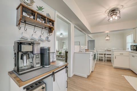 Kitchen | Trash Bags/Paper Towels | Main Level