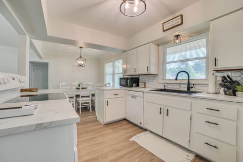 Kitchen | Cooking Basics | Drip Coffee Maker | Main Level