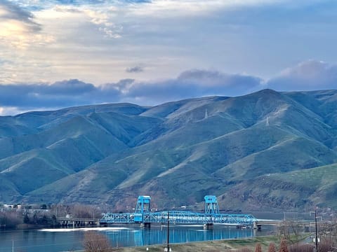 Old World Charm w/River Views House in Lewiston