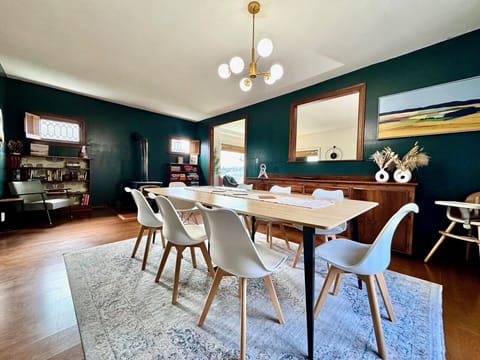 Old World Charm w/River Views House in Lewiston