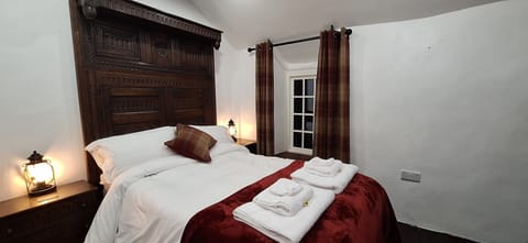 Double Bedroom with Characterul Double Bed.