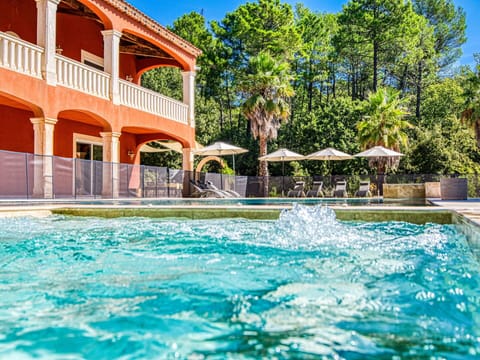 Water, Building, Swimming Pool, Plant, Tree, Azure, Sky, Window, Architecture, Leisure