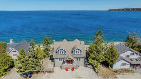 Unbeatable lakefront location with panoramic views of Georgian Bay—your dream escape for waterfront serenity and ultimate cottage living.