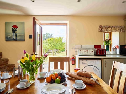 Ash Tree Cottage Kitchen (1)
