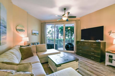Palms 2113 - Living Area